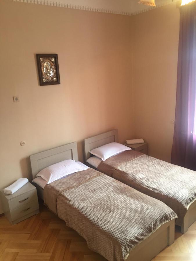 Host N1 Apartment Kutaisi Exterior foto