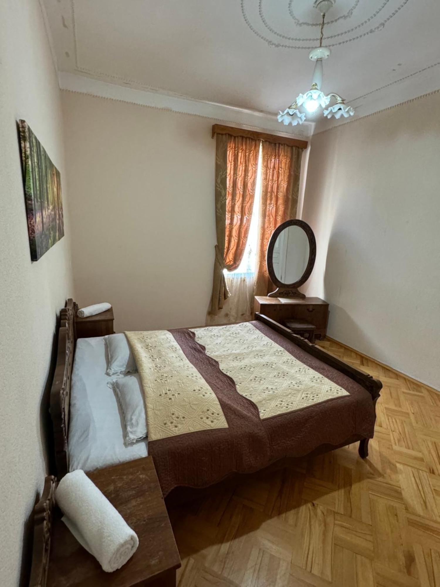 Host N1 Apartment Kutaisi Exterior foto